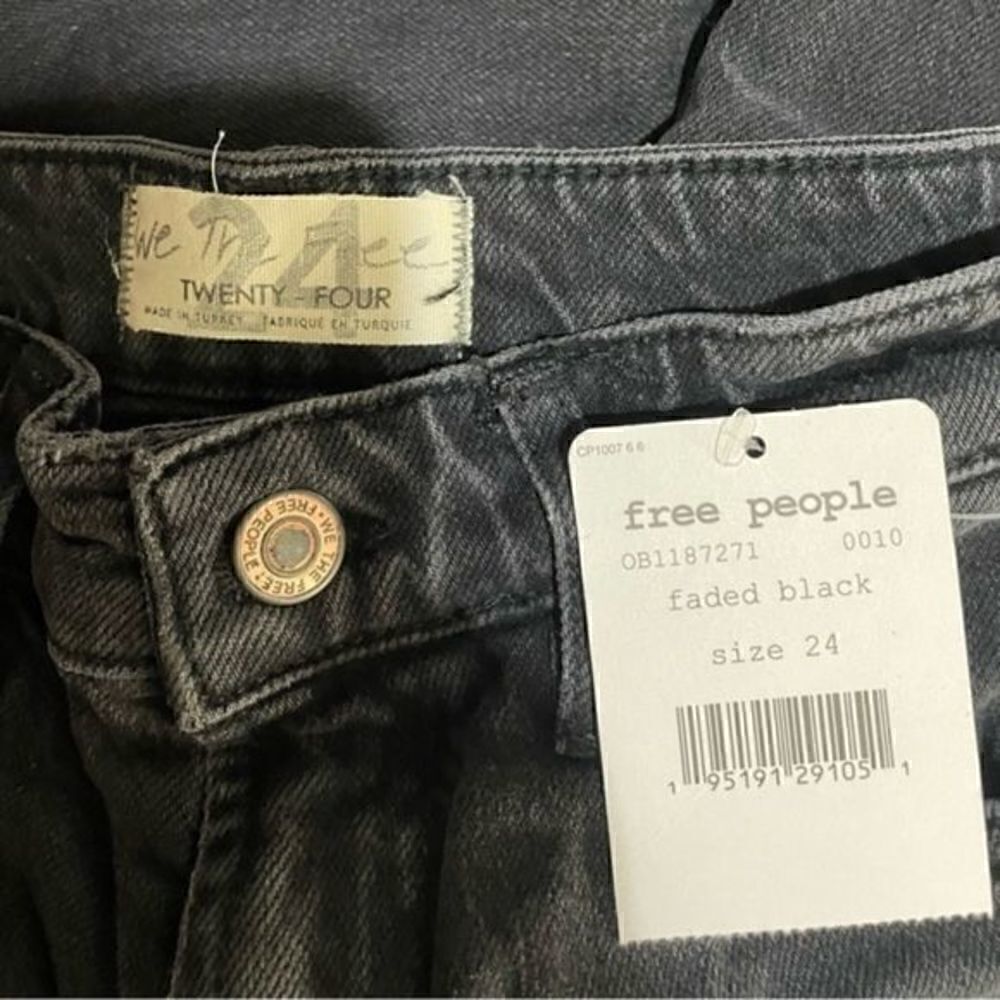 Free People Slim Cuffed Boyfriend Jeans Faded Black sz 24 NWT - Picture 8 of 11